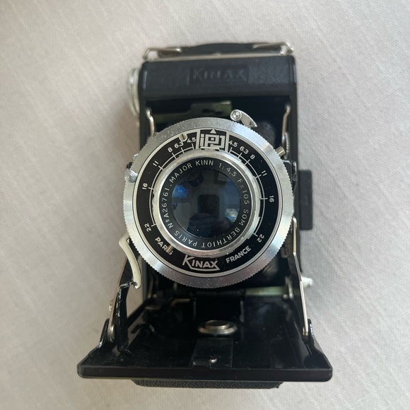 Kinax Vintage Bellows Camera from France with Brown Leather Case - Picture 2 of 8